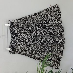 OneEighty Black & White Print Gored Skirt, Med/Large